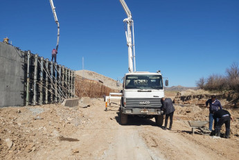 پروژه احداث دیوار ساحلی خرم آباد